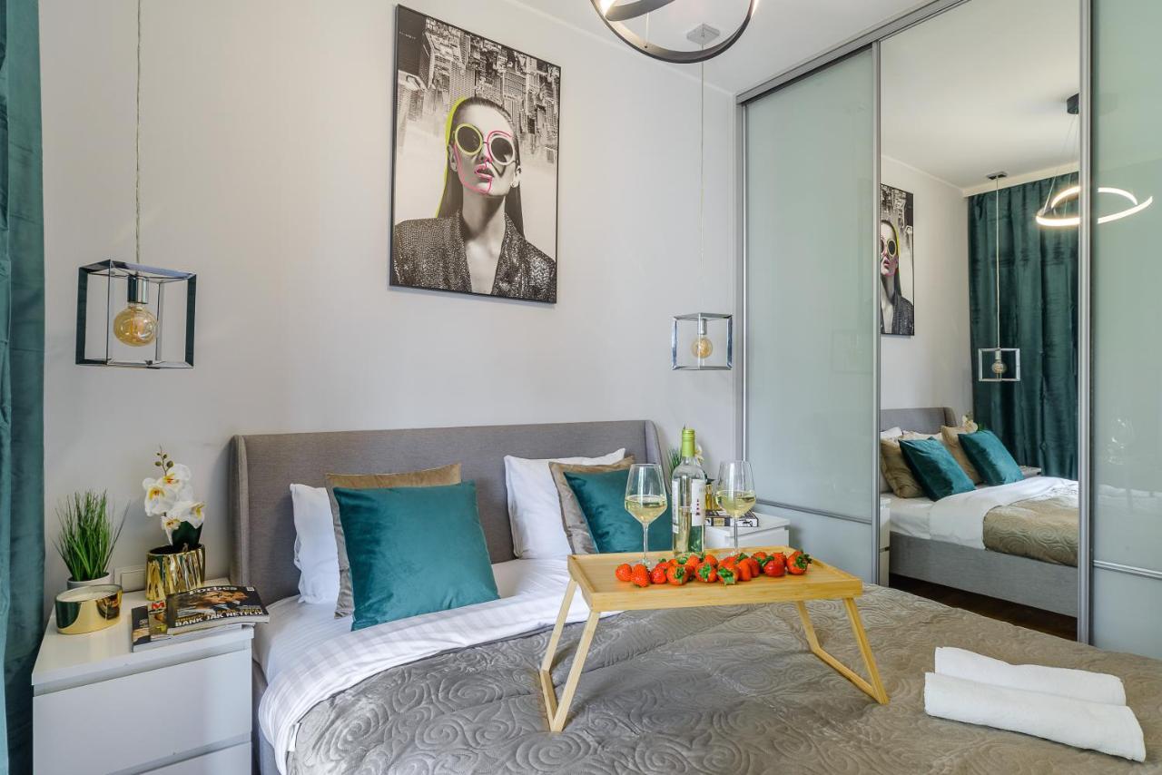 Apartment Lumina With Balcony Warsaw