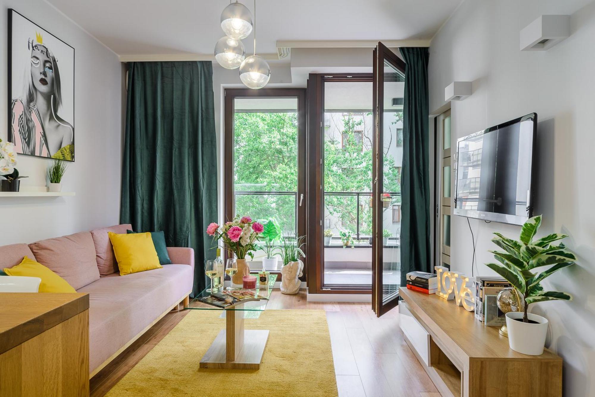 Apartment Lumina With Balcony